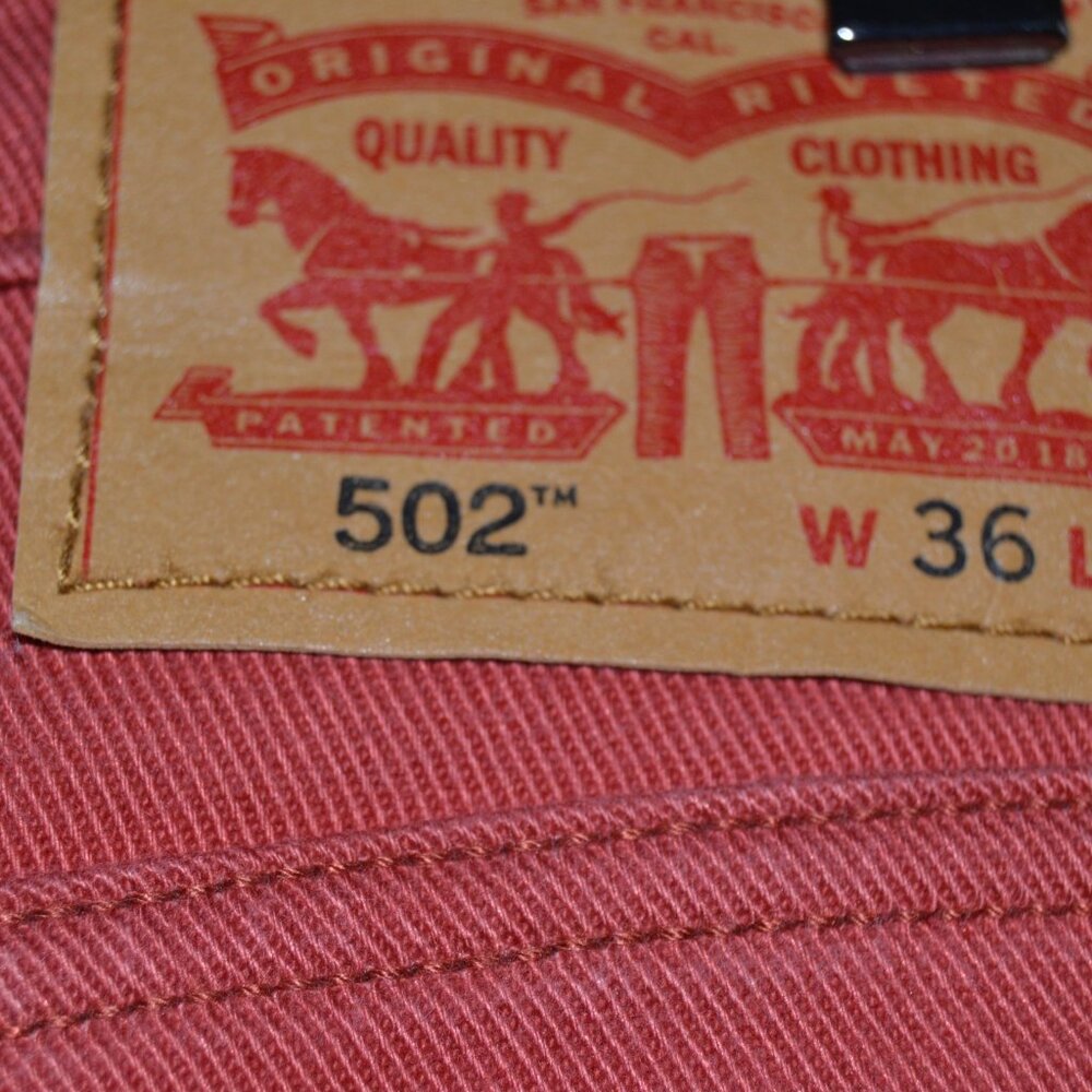 LEVIS 502- RED -Size Waist 36 L: 32
